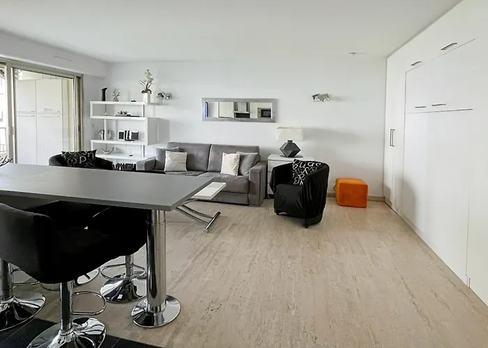 2 Modern, Terrace And Parking *