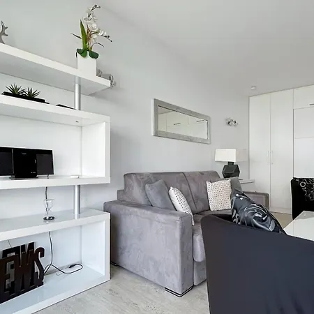 2 Modern, Terrace And Parking *