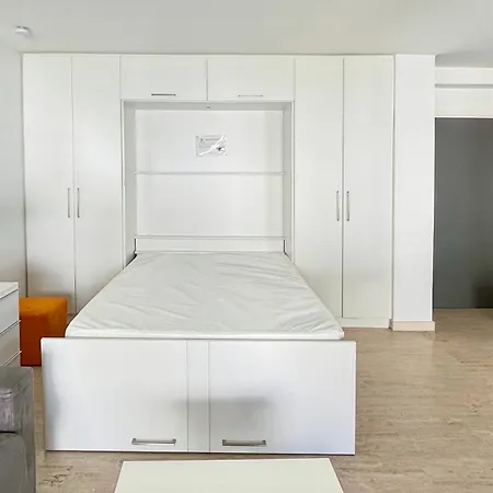 2 Modern, Terrace And Parking *