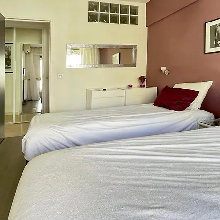 2 Modern, Terrace And Parking Apartmán *