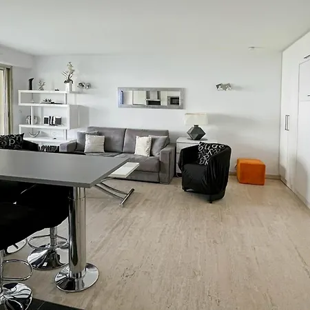 2 Modern, Terrace And Parking *