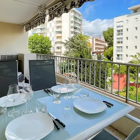 2 Modern, Terrace And Parking Apartmán *