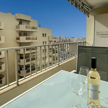 2 Modern, Terrace And Parking Apartmán