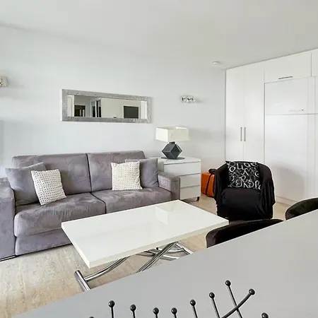 アパート 2 Modern, Terrace And Parking *