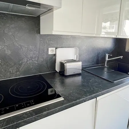 2 Modern, Terrace And Parking *