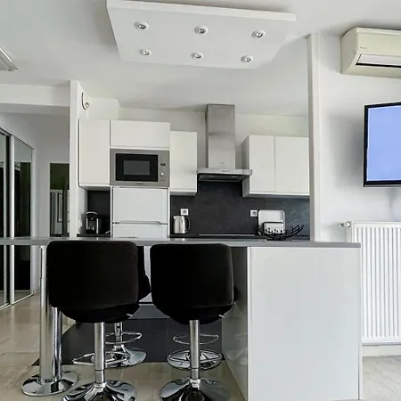 アパート 2 Modern, Terrace And Parking *