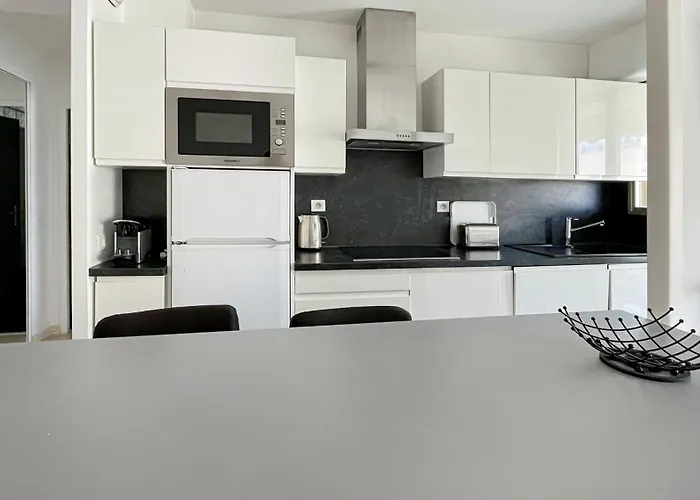 2 Modern, Terrace And Parking *