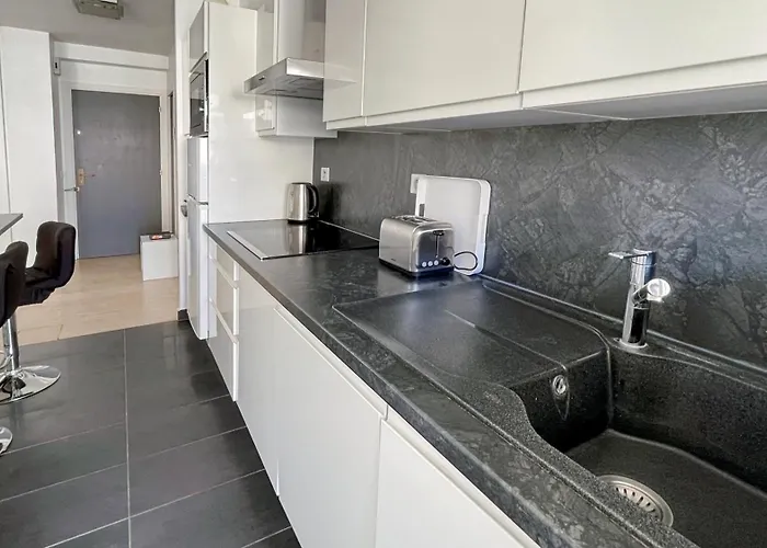 2 Modern, Terrace And Parking Apartment *