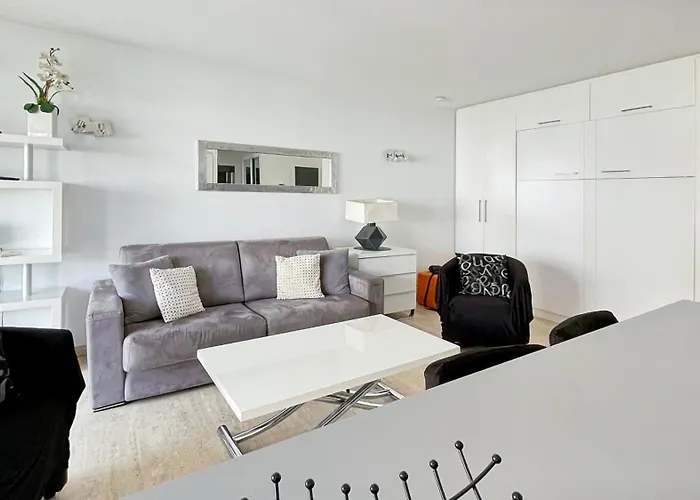 Apartment 2 Modern, Terrace And Parking *