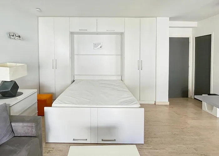 2 Modern, Terrace And Parking *