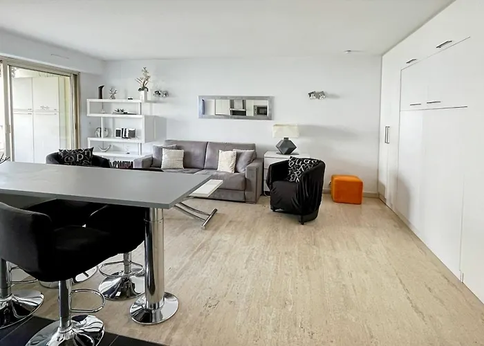 2 Modern, Terrace And Parking