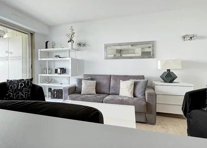 2 Modern, Terrace And Parking * Cannes