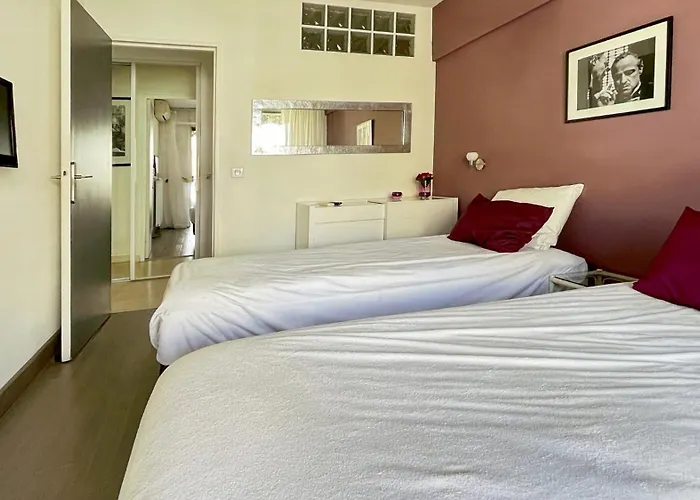 2 Modern, Terrace And Parking Apartment *